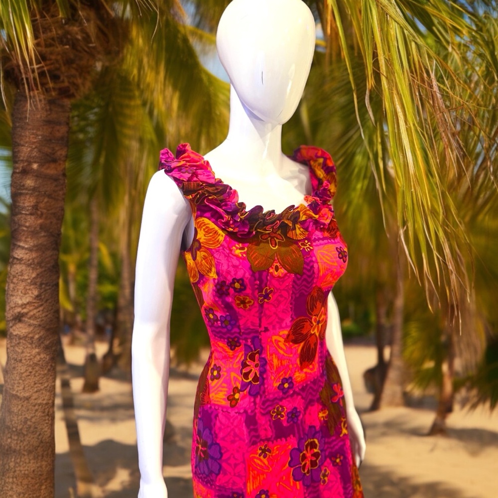 🌺 Vintage Walter Clarke Hawaiian Maxi Dress – 60s/70s Psychedelic Floral